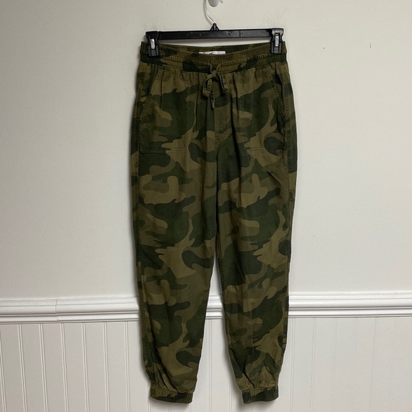 Hollister Pants & Jumpsuits Hollister Ultra High Rise Joggers Camo
